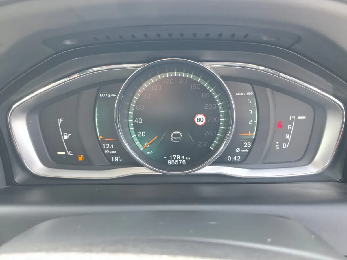 Volvo XC60 SUV, Diesel, 2016, White