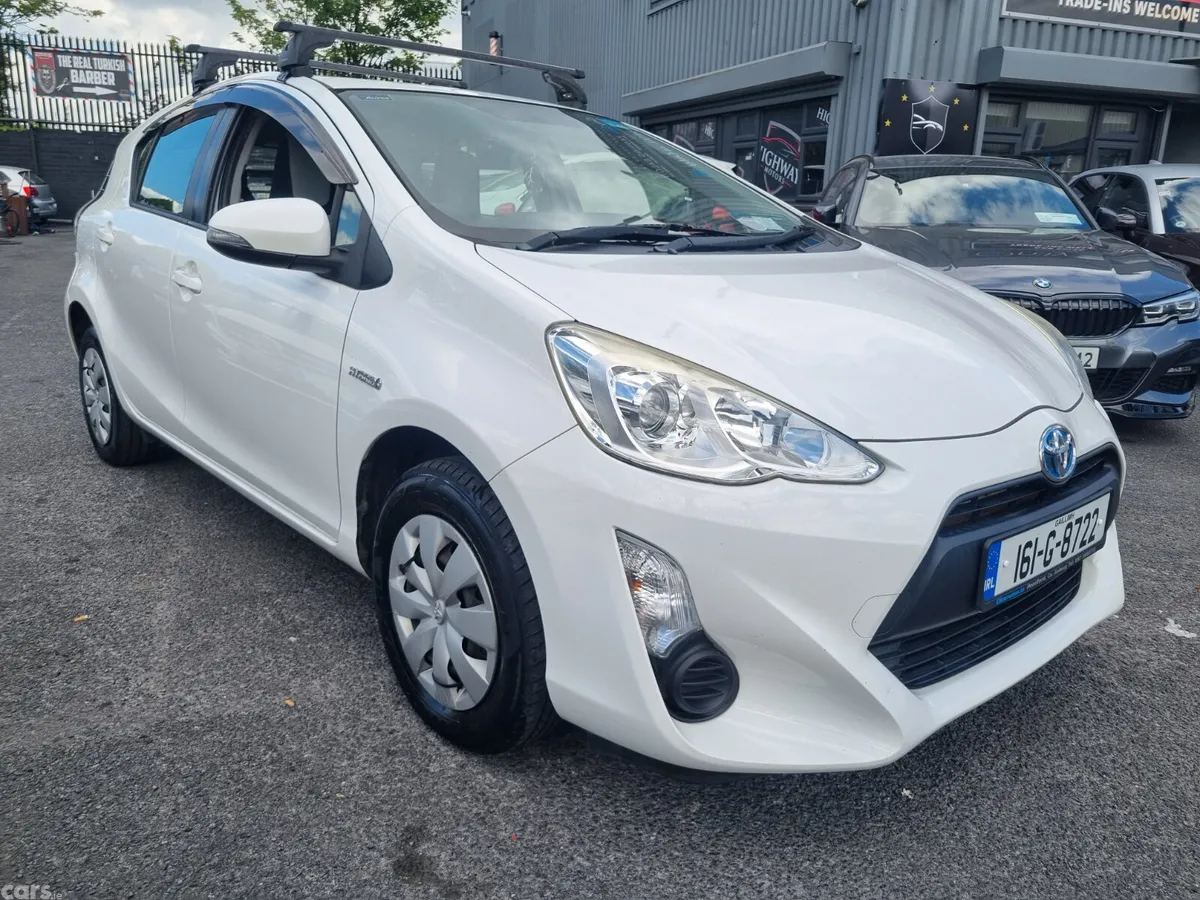 Toyota Aqua Hatchback, Petrol Hybrid, 2016, White