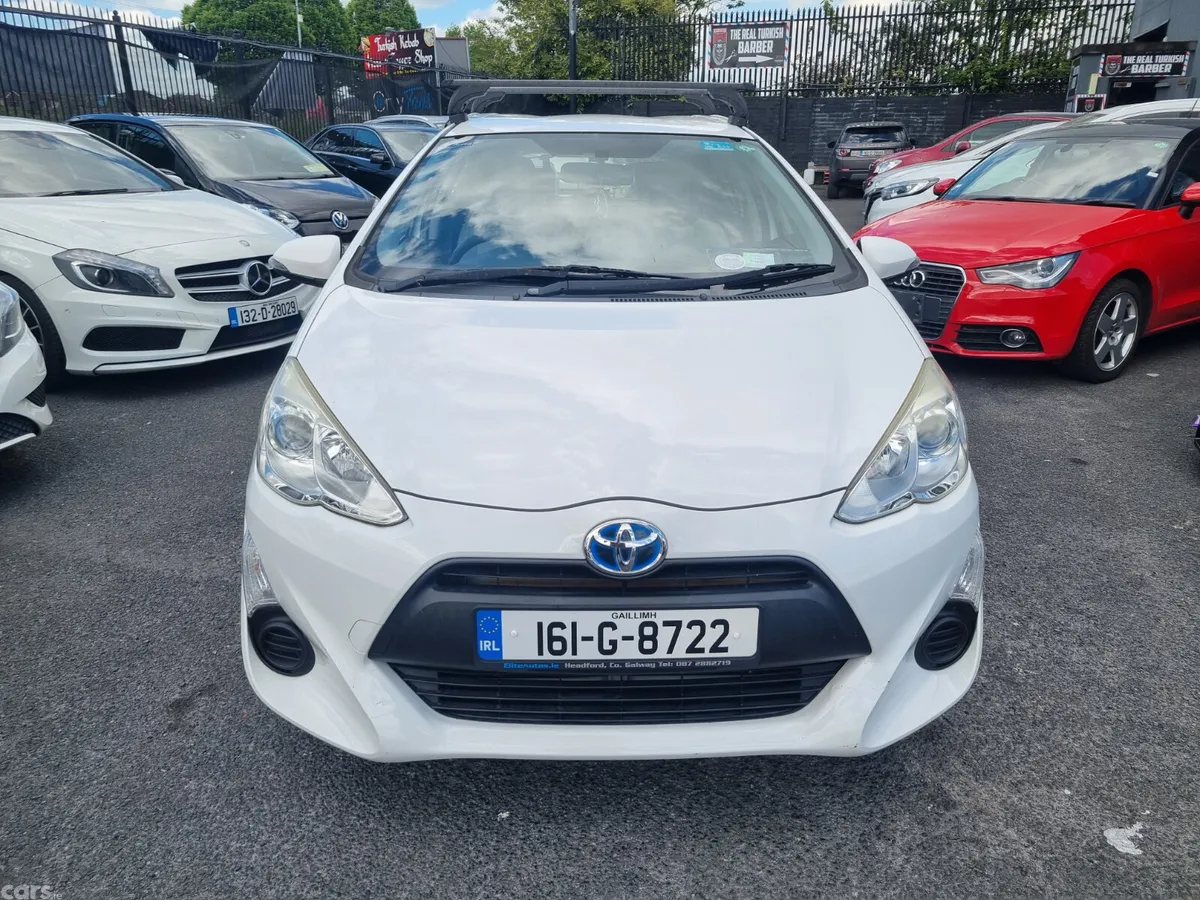 Toyota Aqua Hatchback, Petrol Hybrid, 2016, White