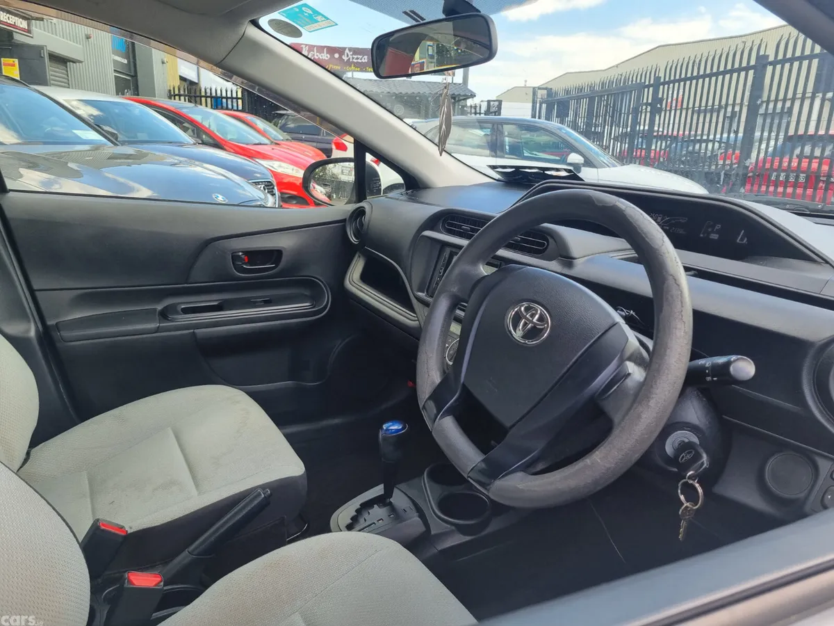 Toyota Aqua Hatchback, Petrol Hybrid, 2016, White