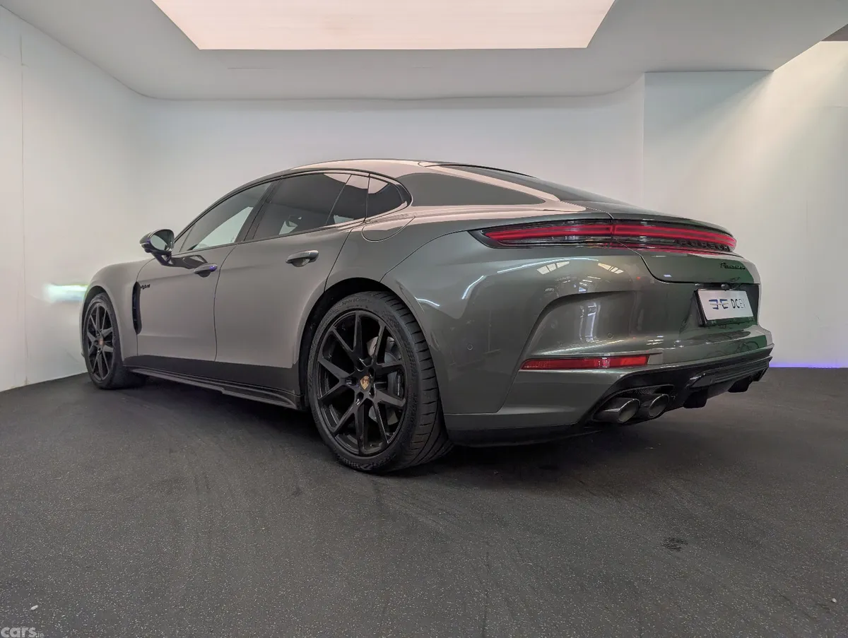 Porsche Panamera Hatchback, Petrol Plug-in Hybrid, 2025, Green