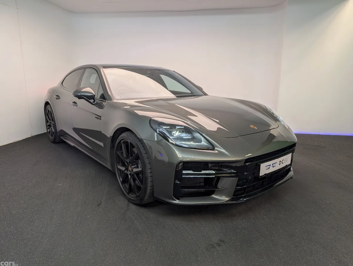 Porsche Panamera Hatchback, Petrol Plug-in Hybrid, 2025, Green