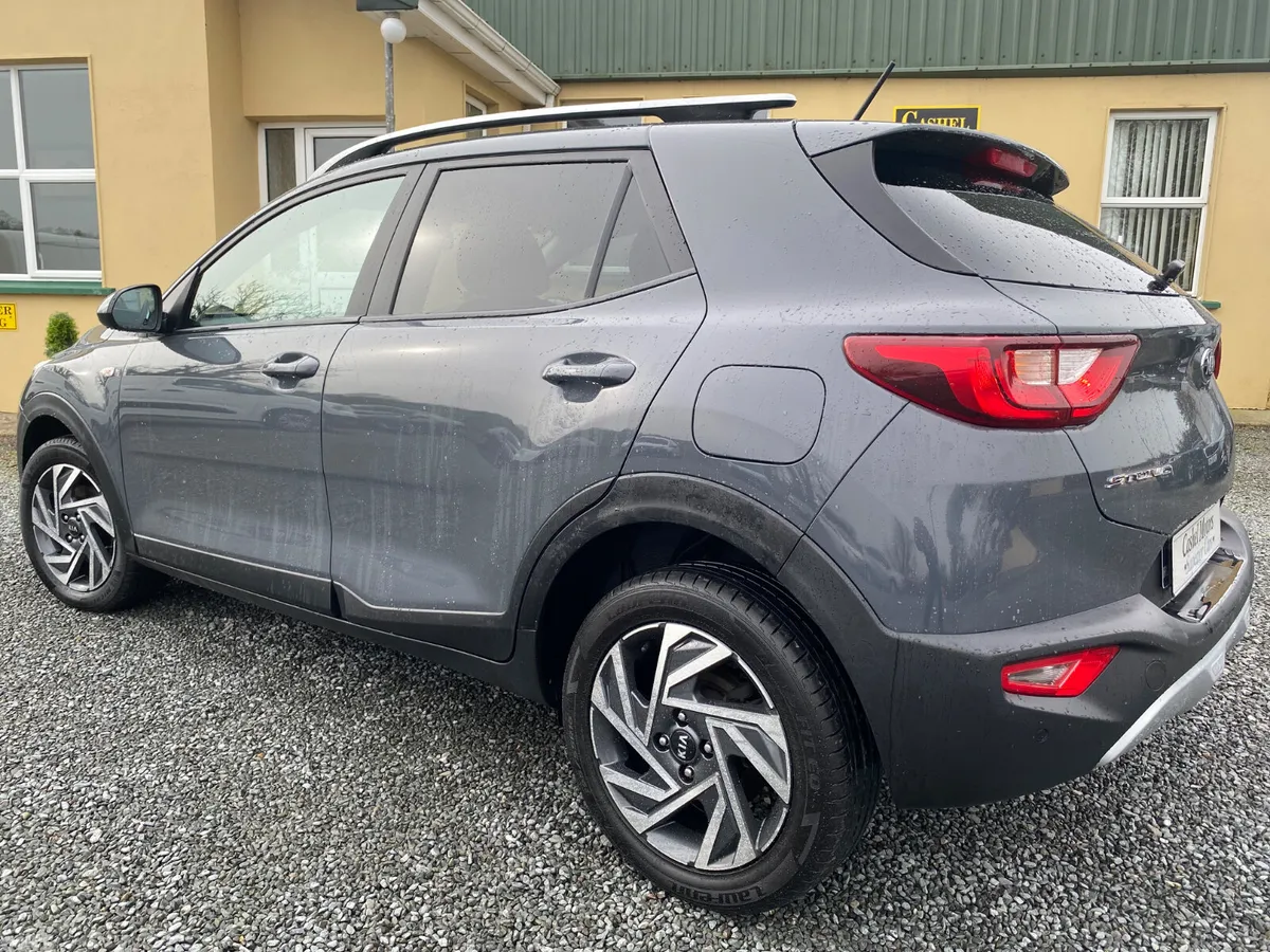 Kia Stonic Estate/Jeep, Petrol, 2021, Grey