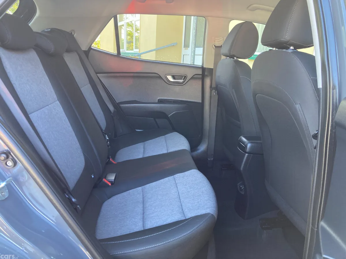 Kia Stonic Estate/Jeep, Petrol, 2021, Grey
