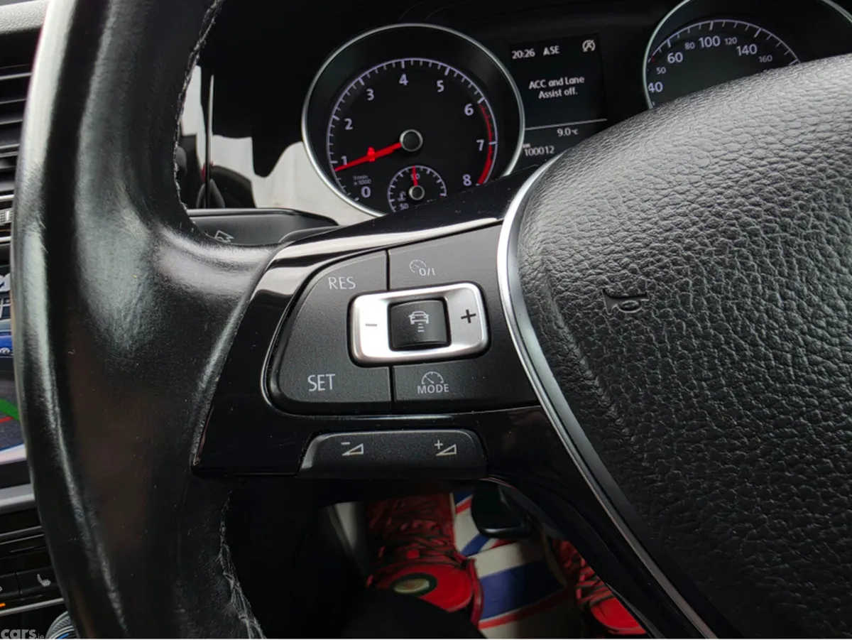Volkswagen Golf Hatchback, Petrol, 2015, White