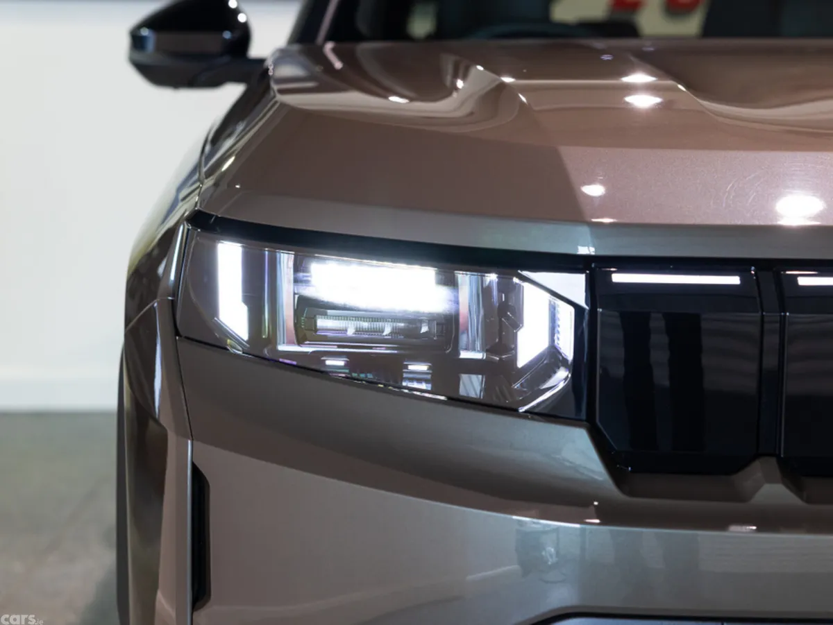 Jeep Compass SUV, Electric, 2026, Brown