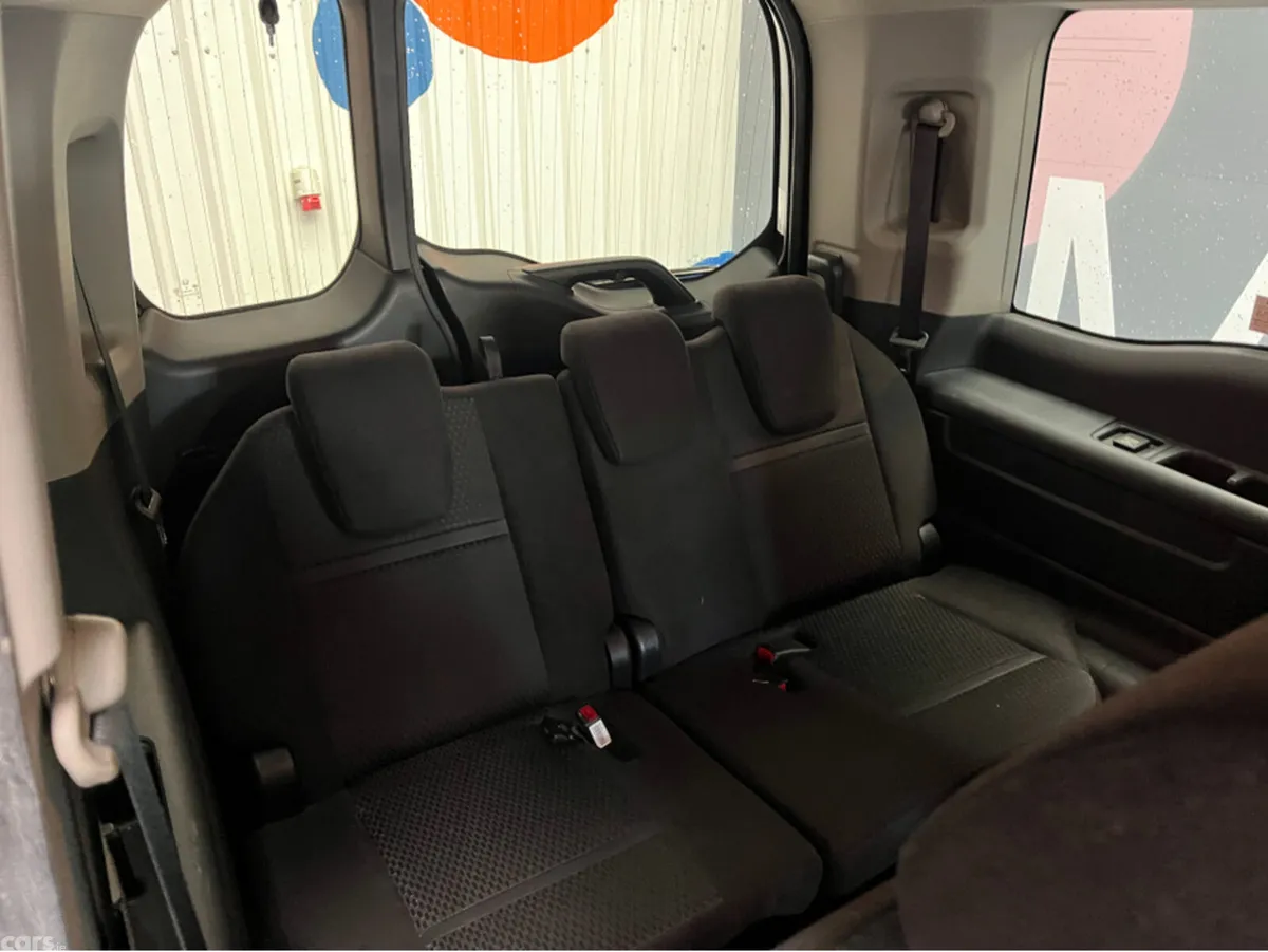 Honda Stepwagon MPV, Petrol Hybrid, 2018, Black