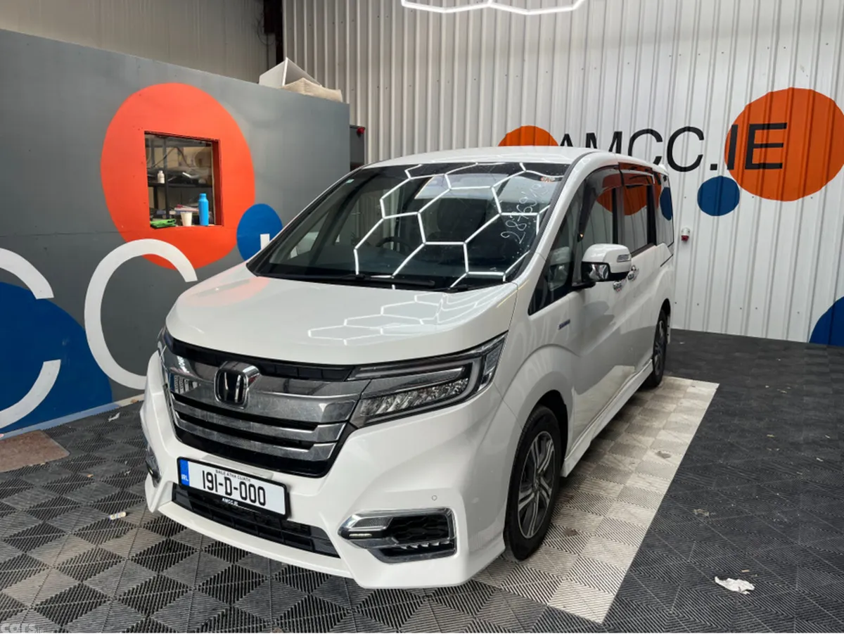 Honda Stepwagon MPV, Petrol Hybrid, 2019, White