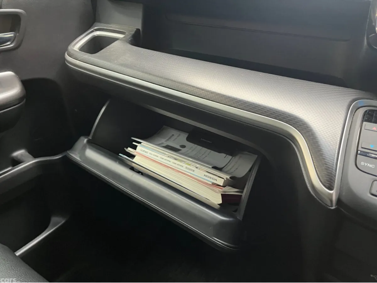 Honda Stepwagon MPV, Petrol Hybrid, 2019, White