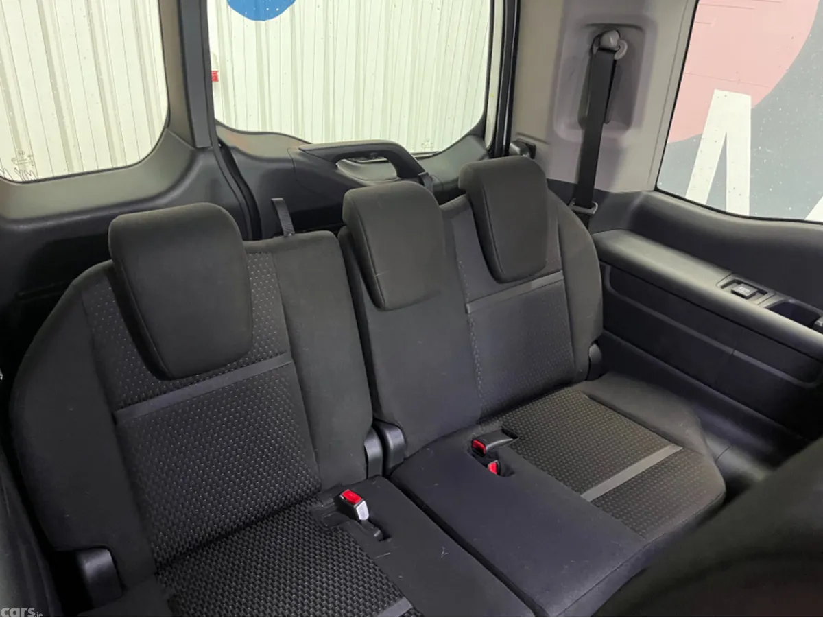 Honda Stepwagon MPV, Petrol Hybrid, 2021, White
