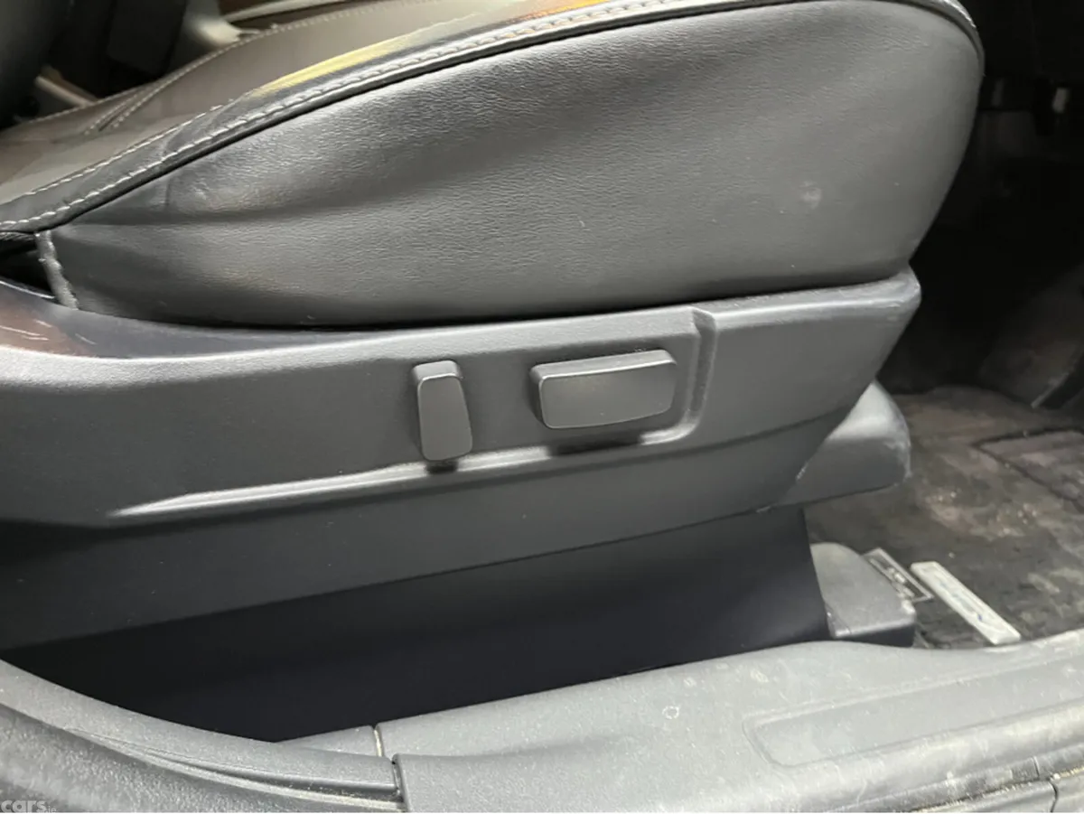 Mitsubishi Outlander SUV, Petrol, 2019, White