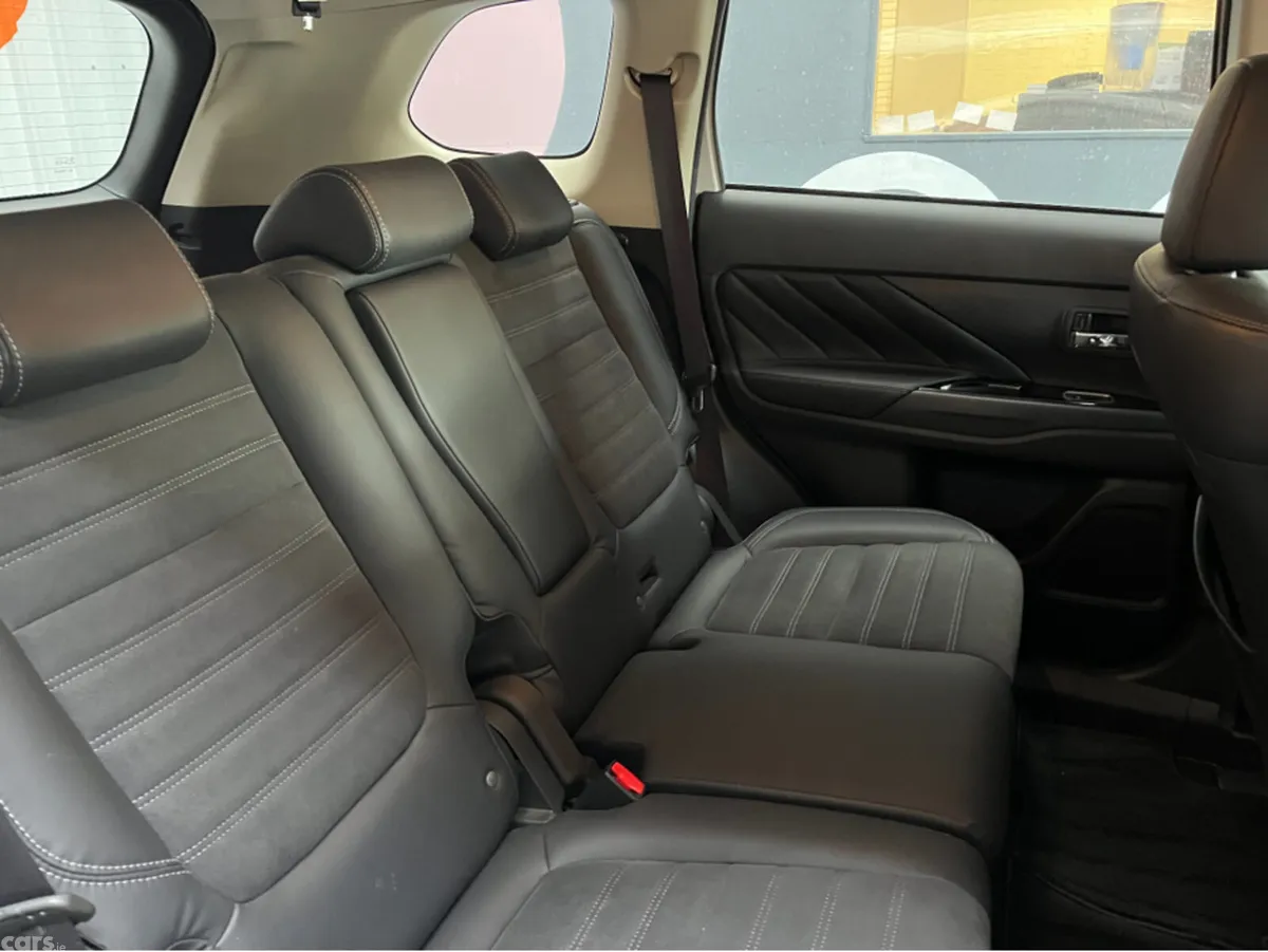 Mitsubishi Outlander SUV, Petrol, 2019, White