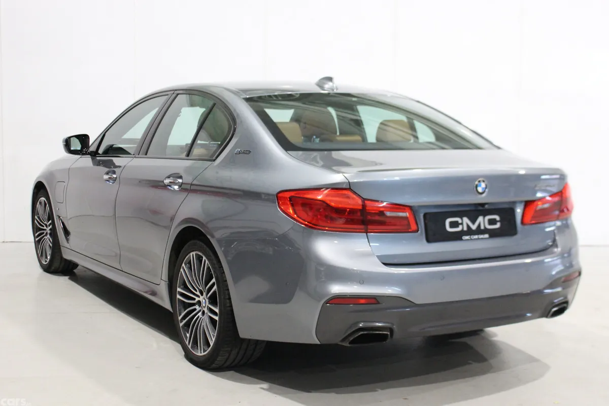 BMW 5-Series Saloon, Petrol Plug-in Hybrid, 2018, Blue
