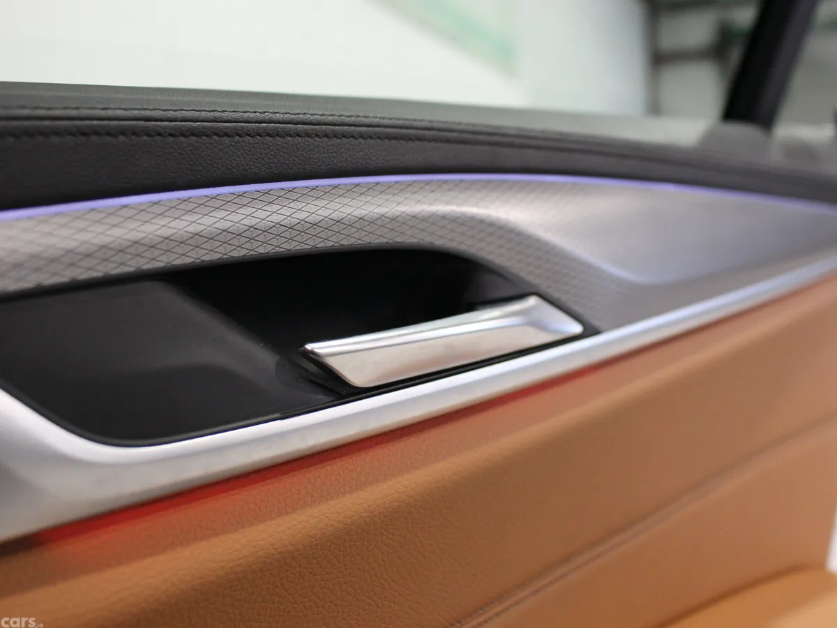 BMW 5-Series Saloon, Petrol Plug-in Hybrid, 2018, Blue