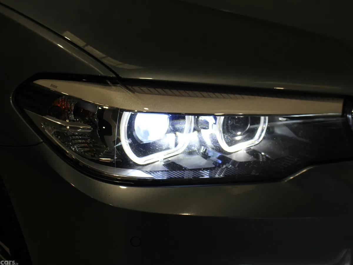 BMW 5-Series Saloon, Petrol Plug-in Hybrid, 2018, Blue
