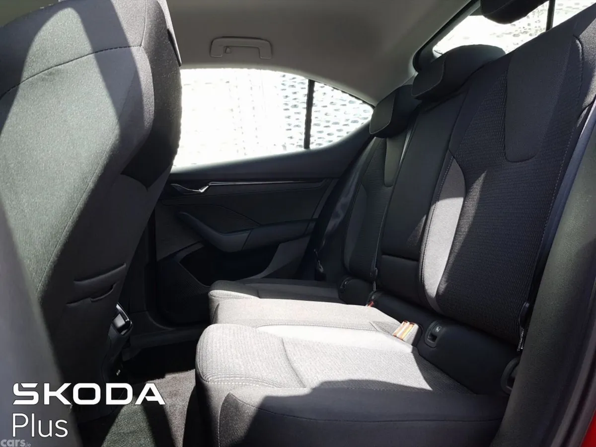 Skoda Octavia Saloon, Petrol, 2023, Red