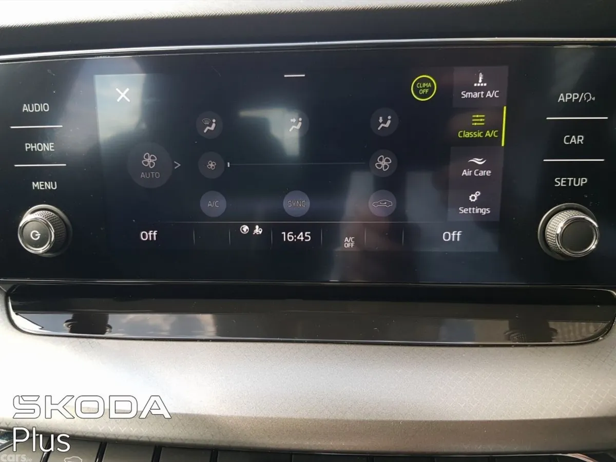 Skoda Octavia Saloon, Petrol, 2023, Red