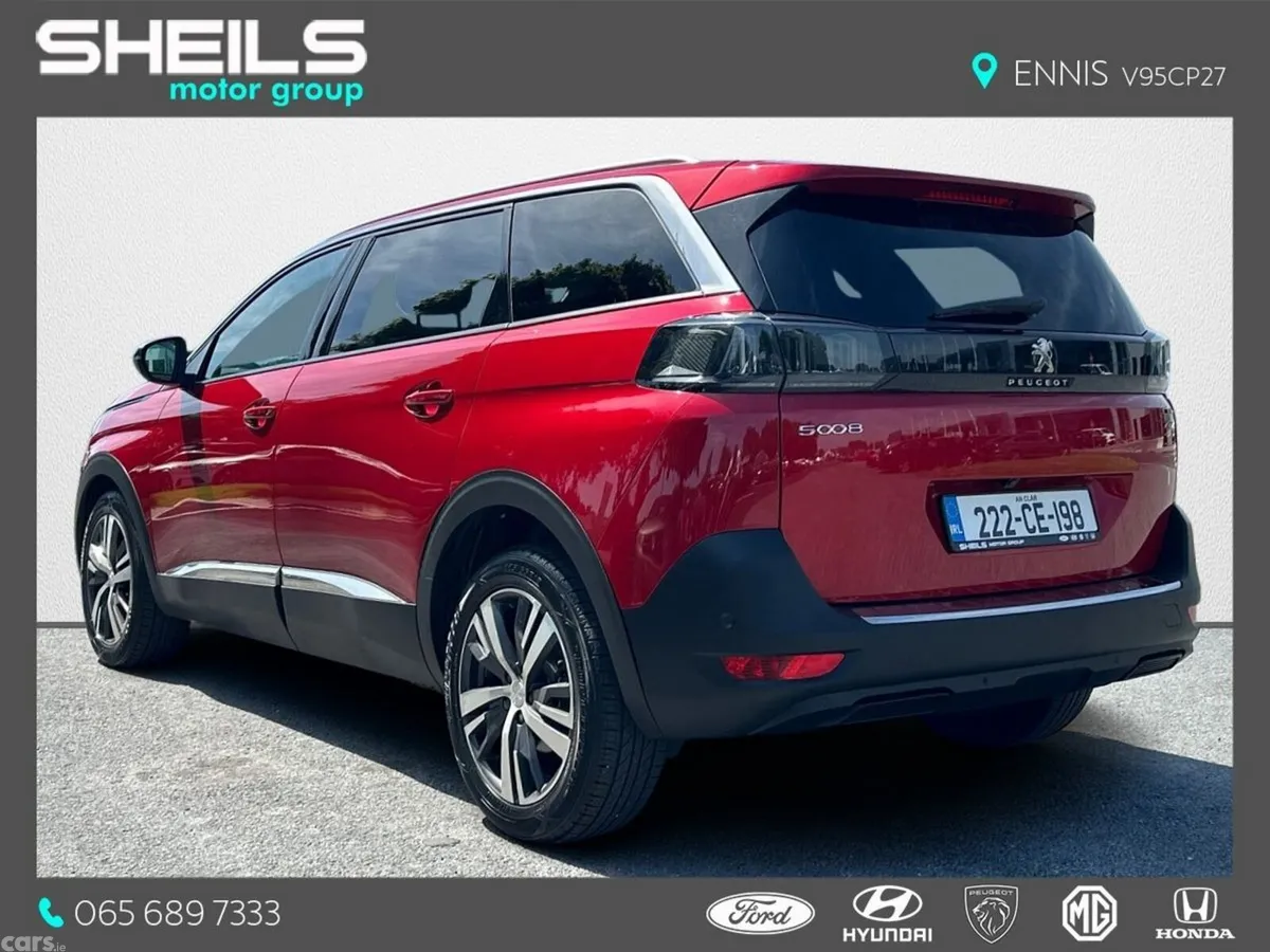 Peugeot 5008 MPV, Diesel, 2022, Red
