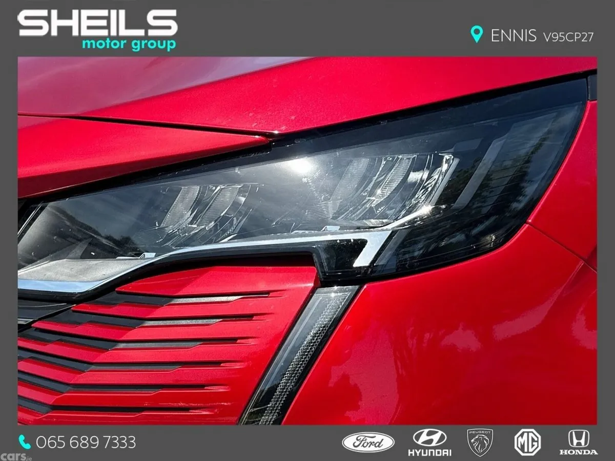 Peugeot 5008 MPV, Diesel, 2022, Red