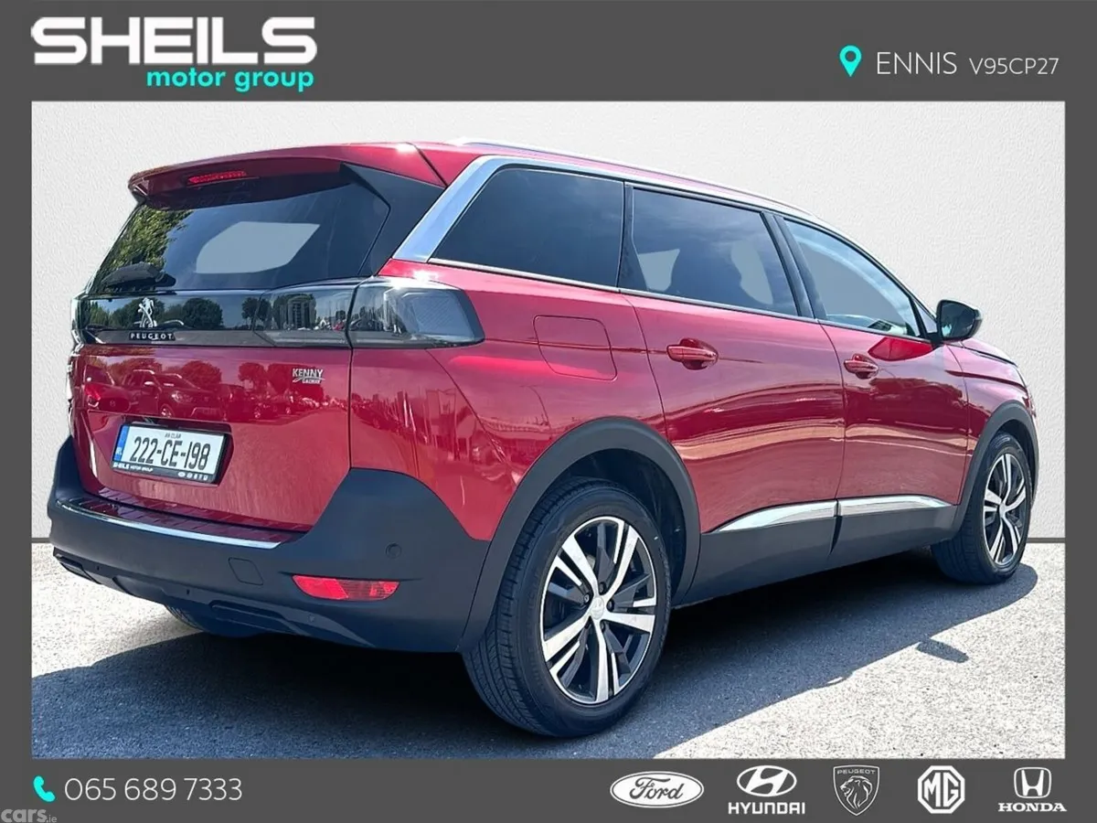 Peugeot 5008 MPV, Diesel, 2022, Red