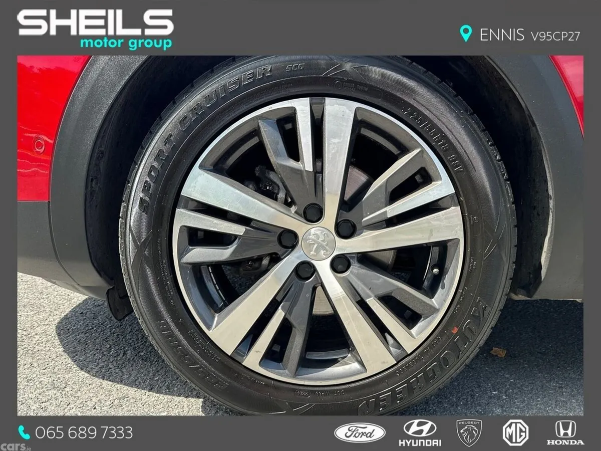 Peugeot 5008 MPV, Diesel, 2022, Red