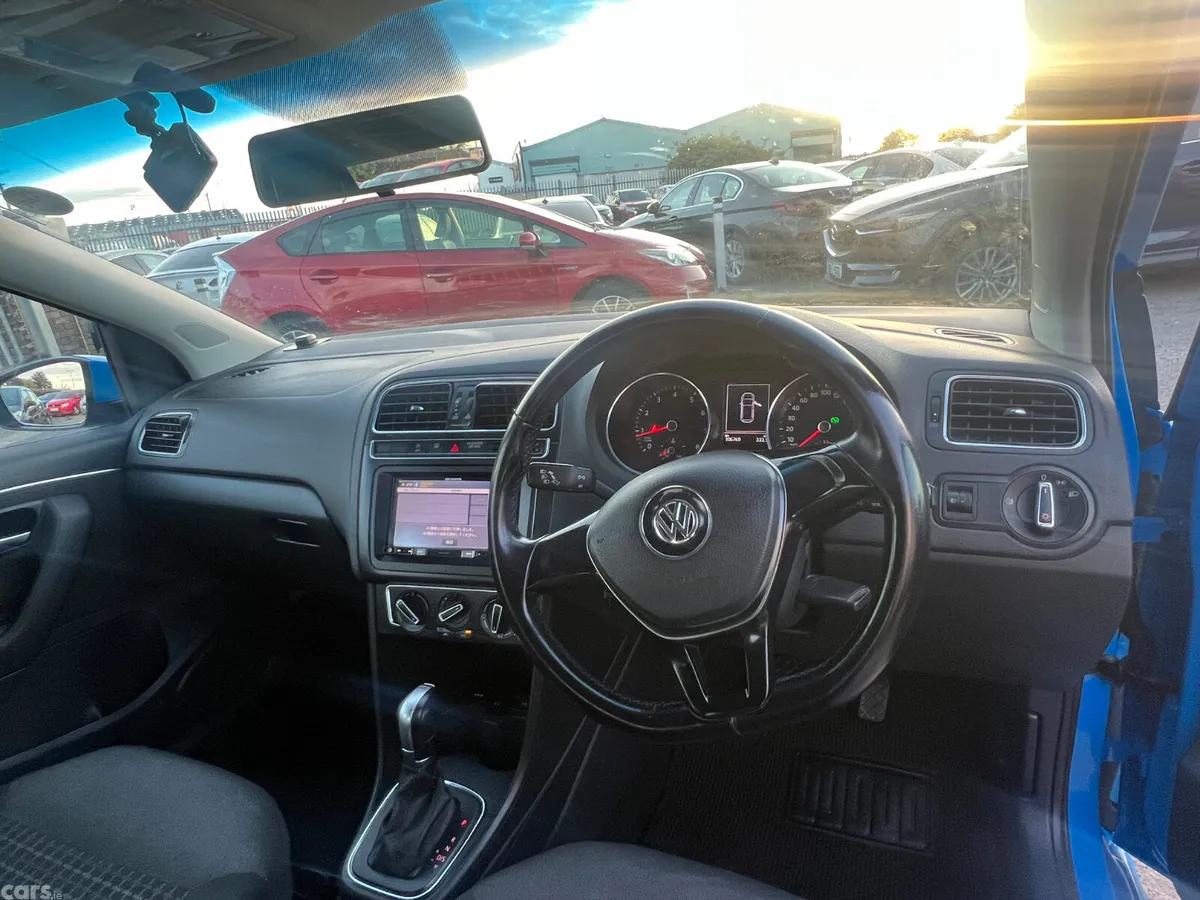 Volkswagen Polo Hatchback, Petrol, 2015, Blue