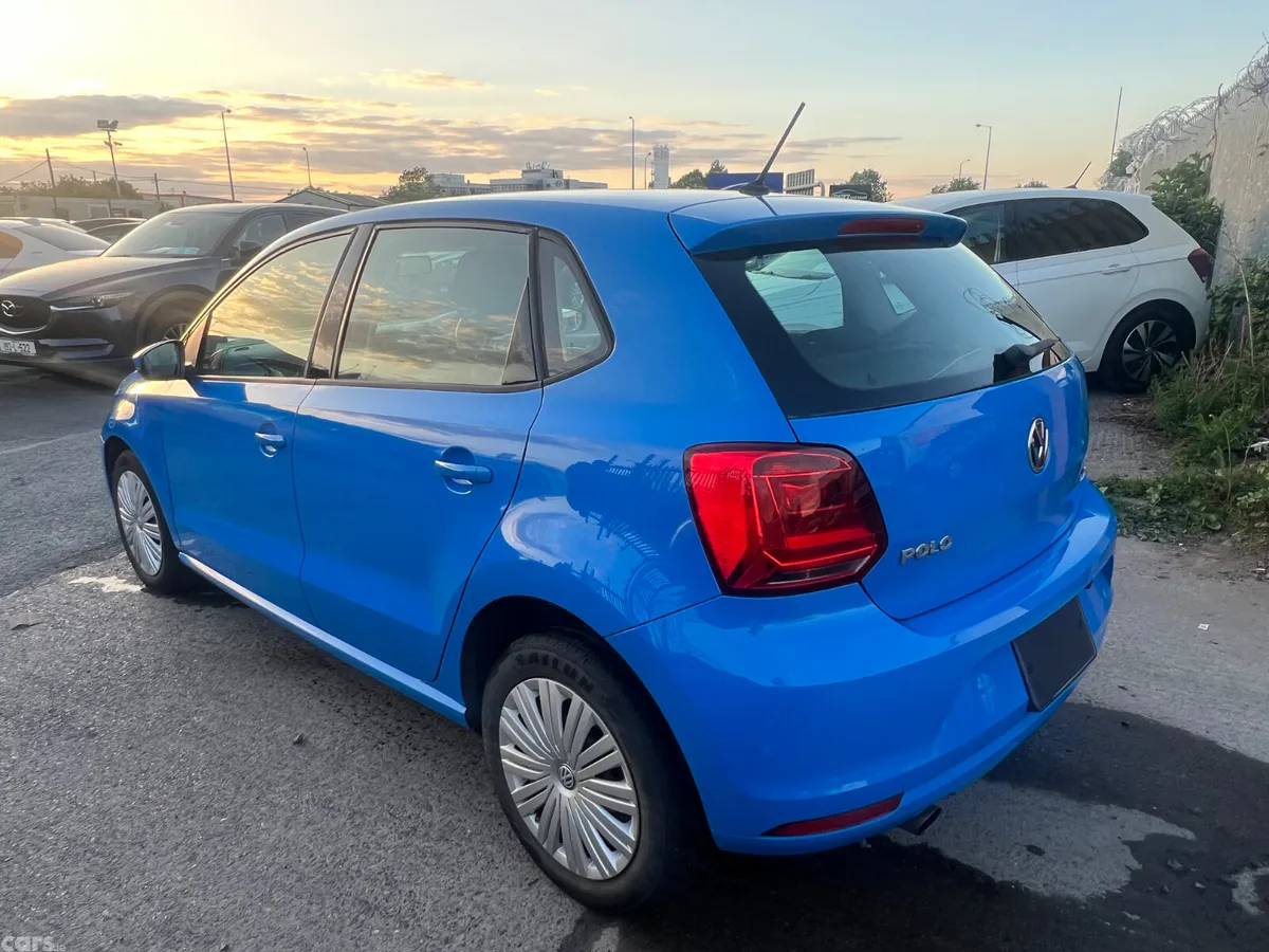 Volkswagen Polo Hatchback, Petrol, 2015, Blue