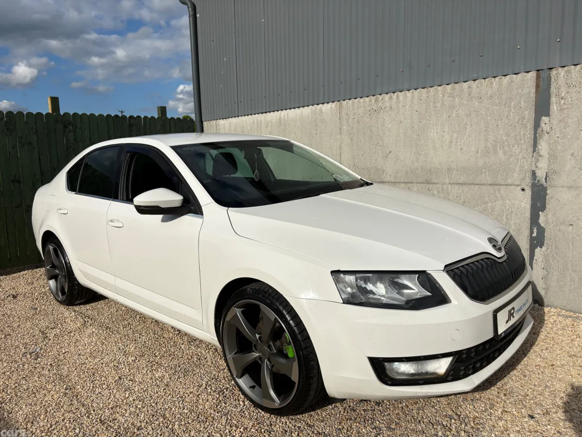 Skoda Octavia Saloon, Diesel, 2016, White