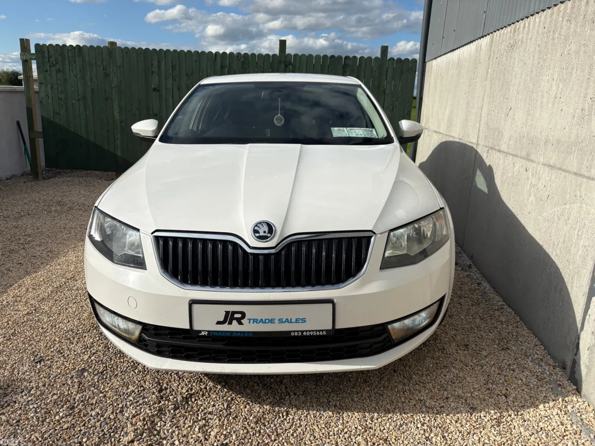 Skoda Octavia Saloon, Diesel, 2016, White