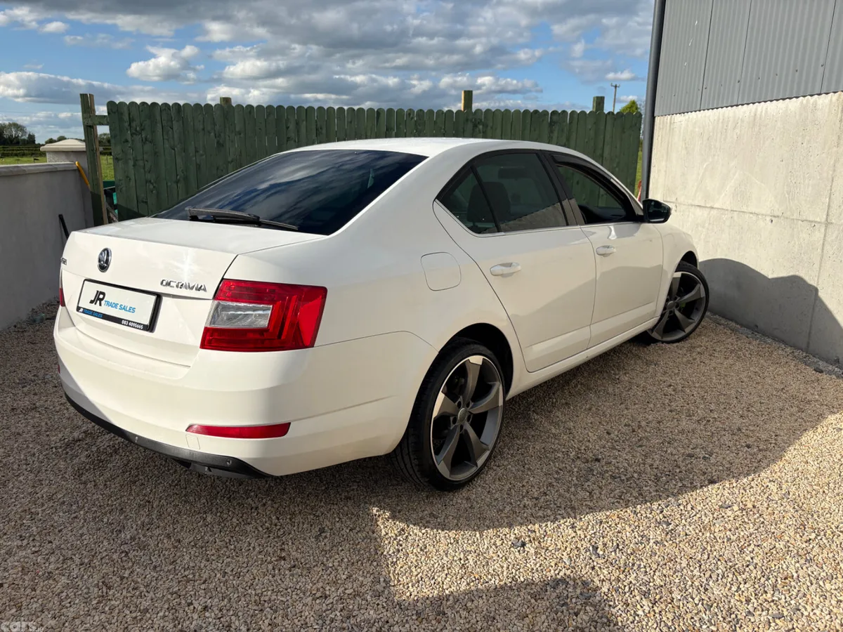 Skoda Octavia Saloon, Diesel, 2016, White