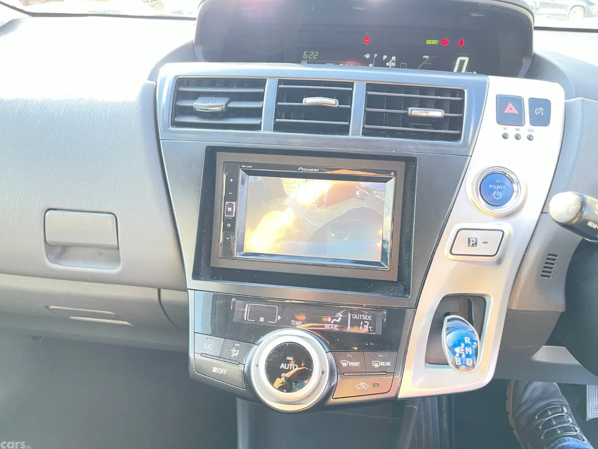 Toyota Prius Hatchback, Petrol Hybrid, 2013, White