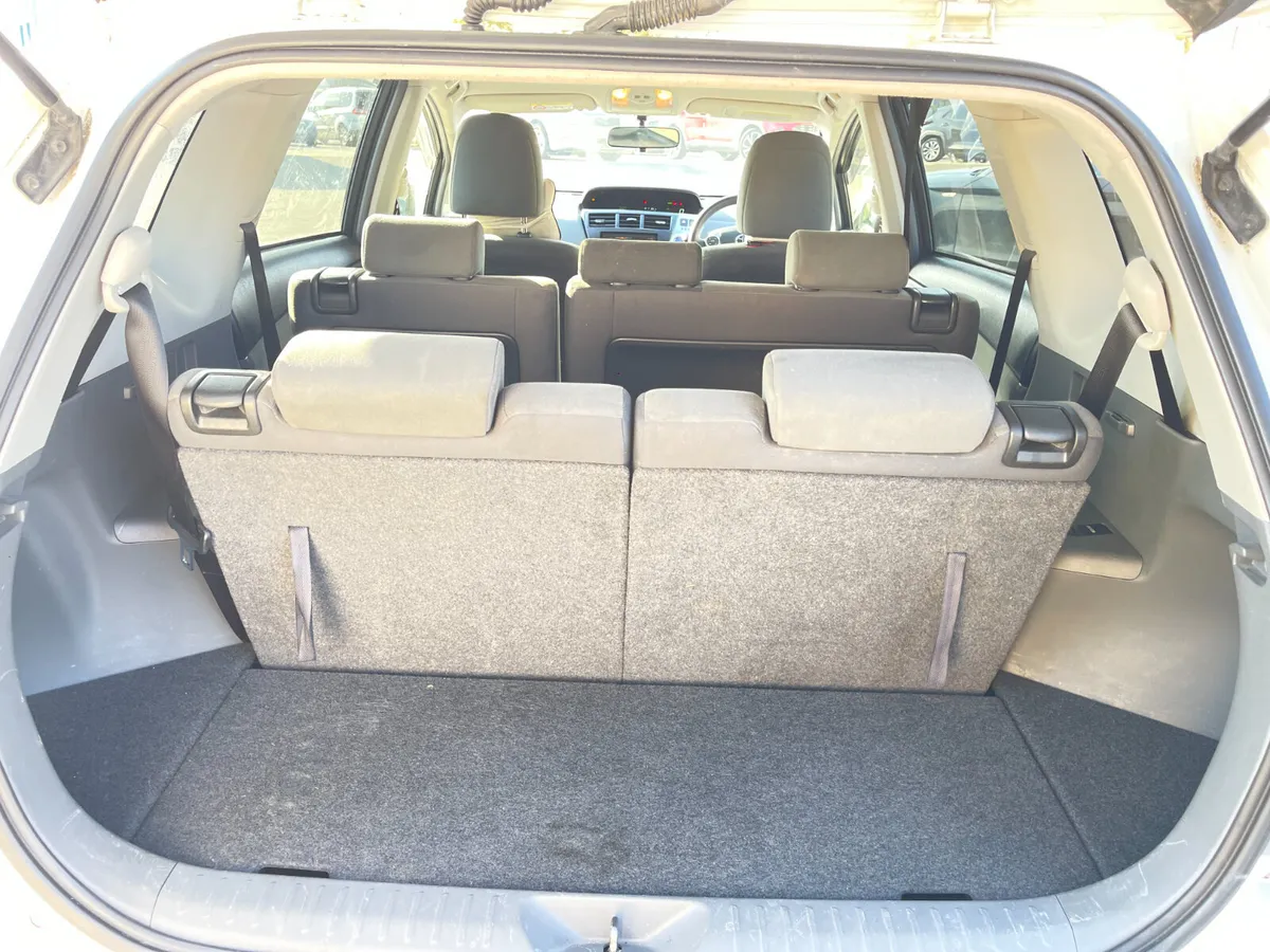 Toyota Prius Hatchback, Petrol Hybrid, 2013, White