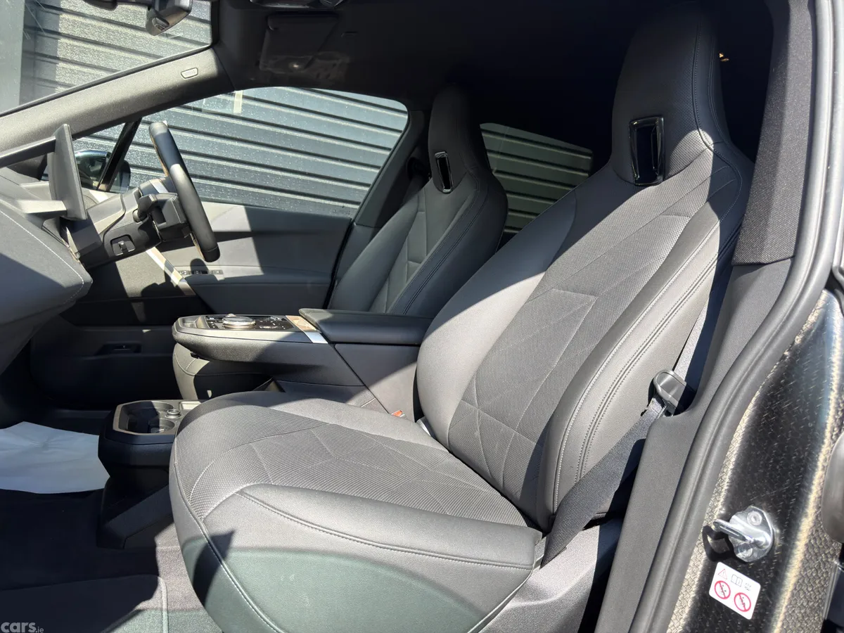 BMW iX SUV, Electric, 2023, Black