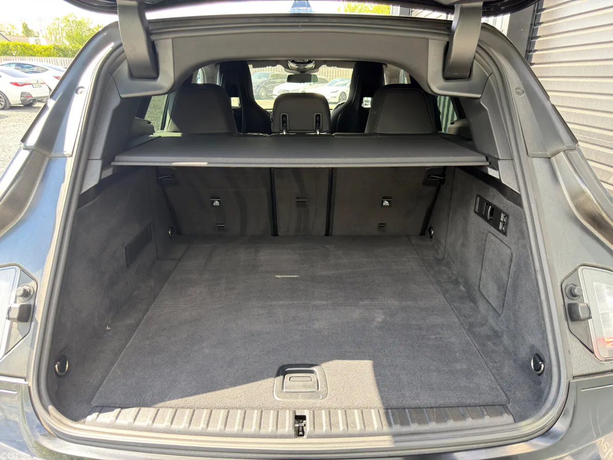 BMW iX SUV, Electric, 2023, Black