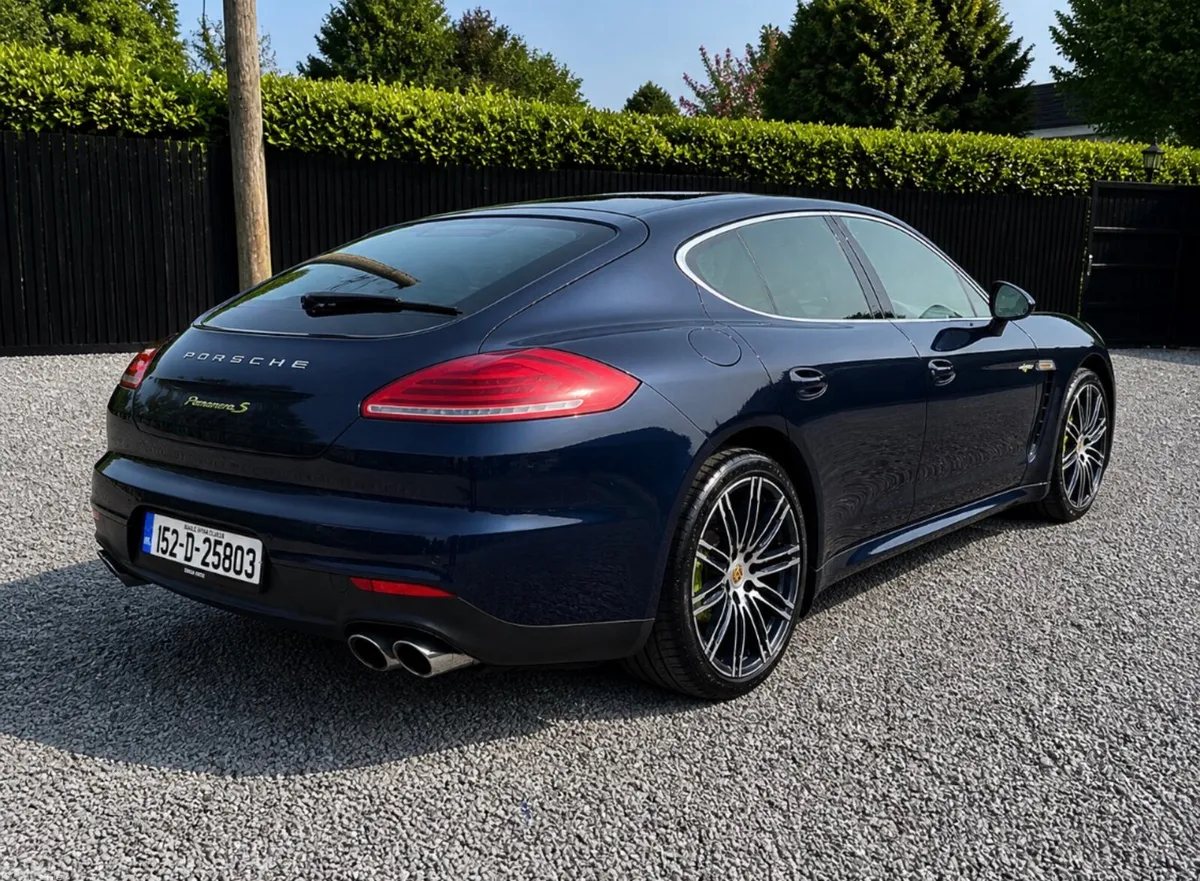 Porsche Panamera Hatchback, Petrol Plug-in Hybrid, 2015, Blue