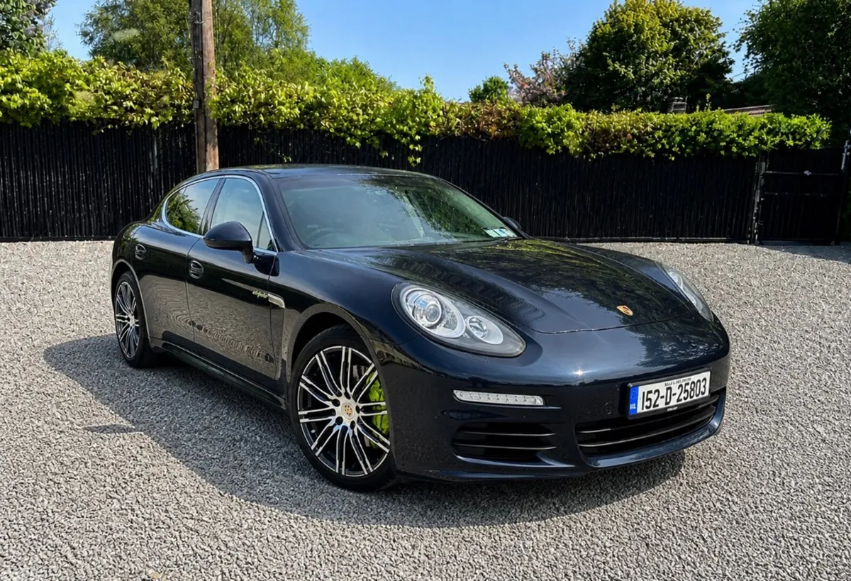 Porsche Panamera Hatchback, Petrol Plug-in Hybrid, 2015, Blue