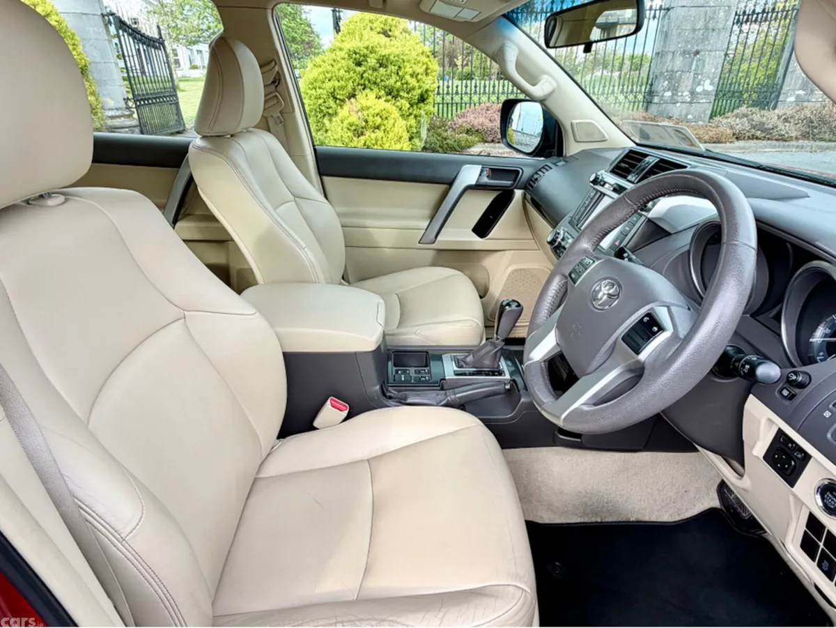 Toyota Land Cruiser SUV, Diesel, 2017, Red