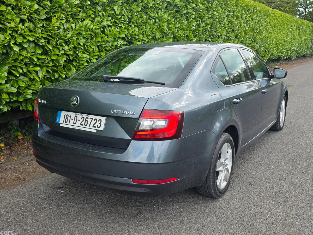 Skoda Octavia Saloon, Diesel, 2018, Grey