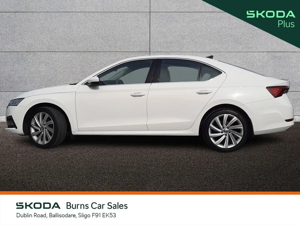 Skoda Octavia Saloon, Diesel, 2024, White
