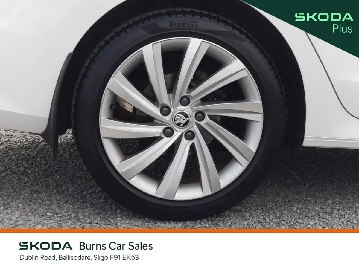 Skoda Octavia Saloon, Diesel, 2024, White