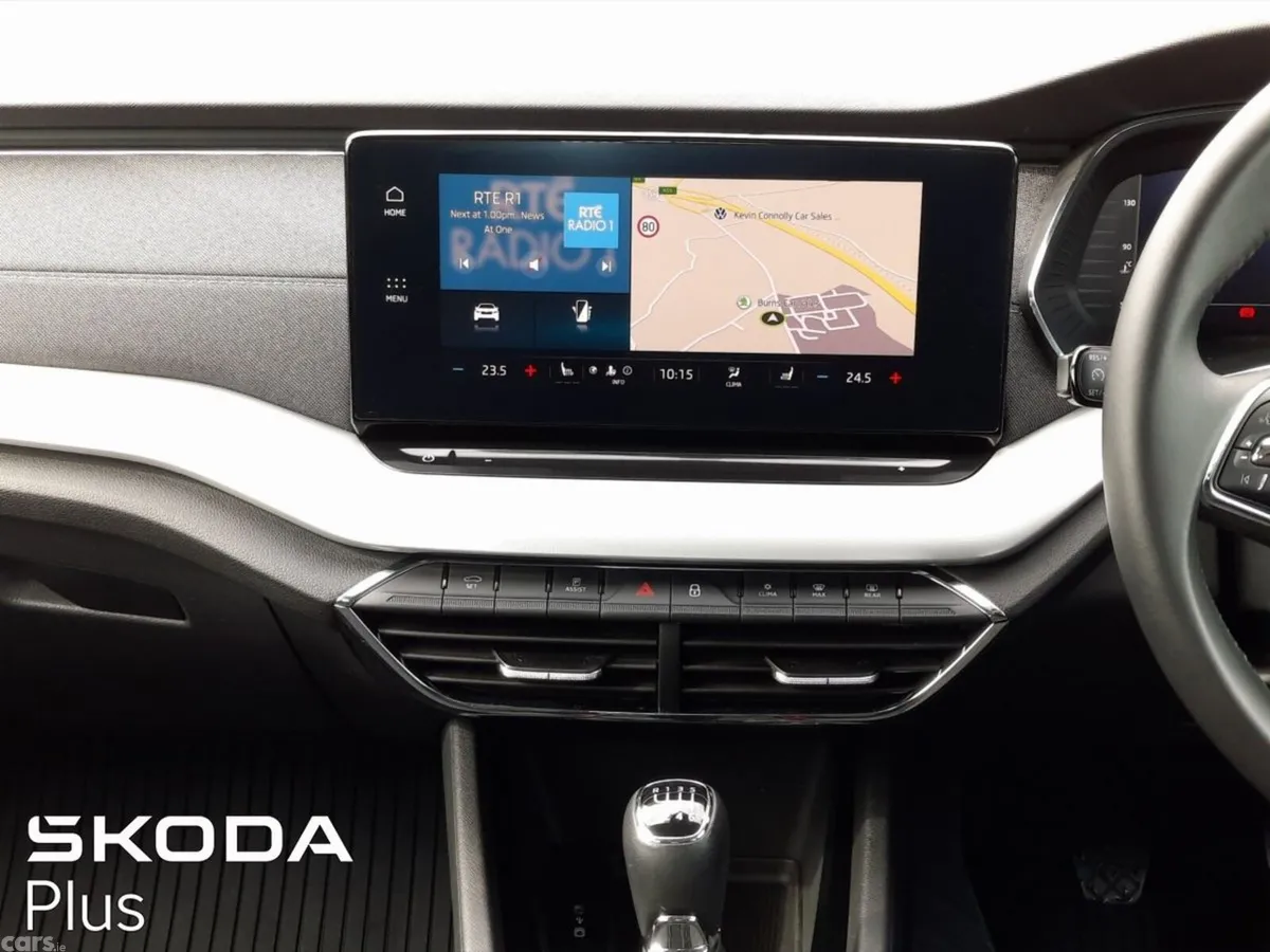 Skoda Octavia Saloon, Diesel, 2024, White