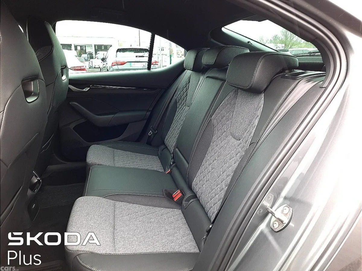 Skoda Octavia Saloon, Diesel, 2026, Grey