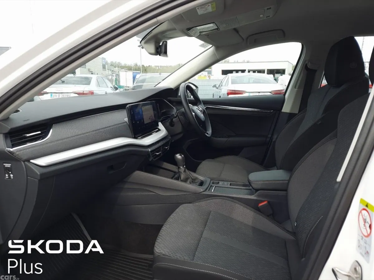 Skoda Octavia Saloon, Diesel, 2024, White