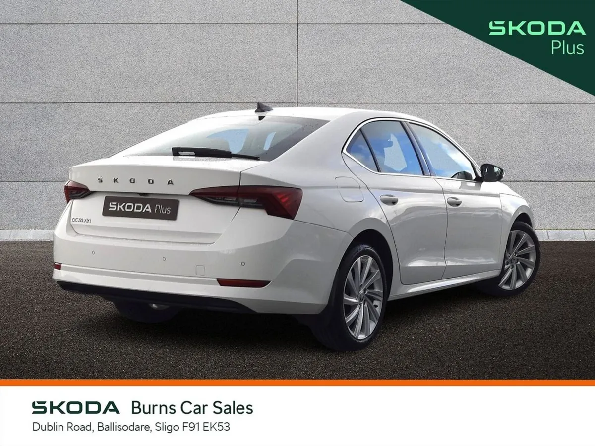 Skoda Octavia Saloon, Petrol, 2023, White