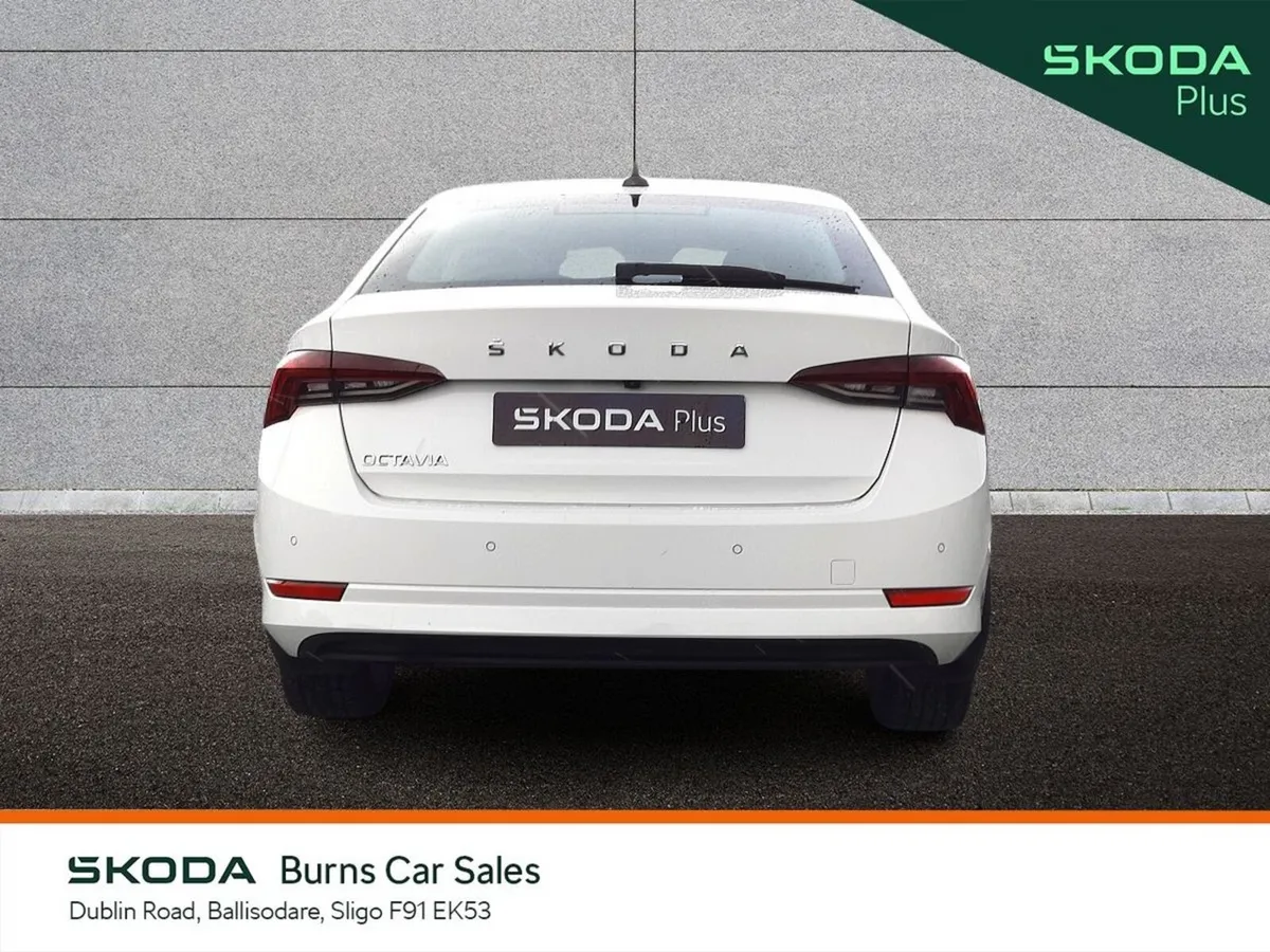Skoda Octavia Saloon, Petrol, 2023, White