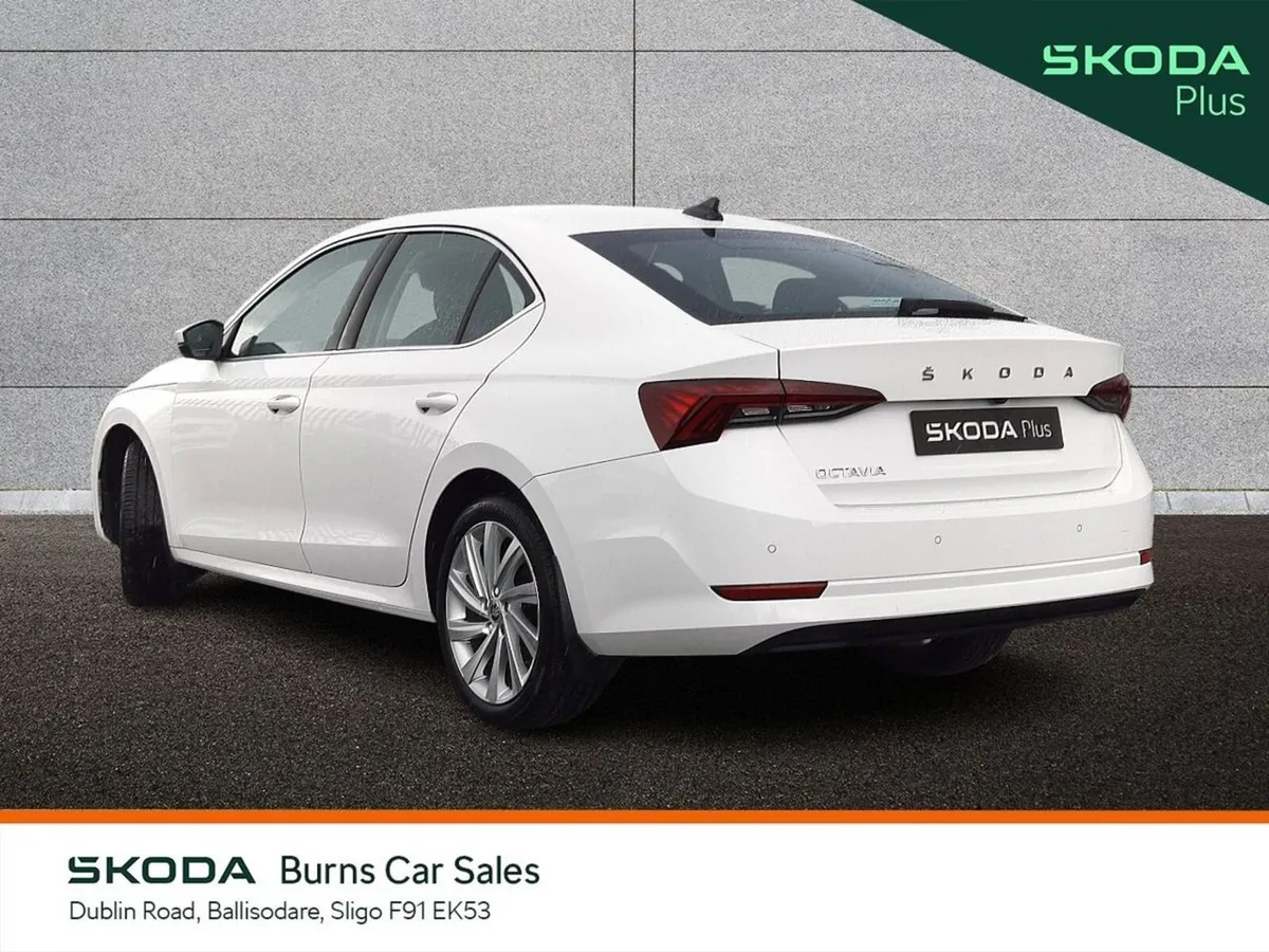Skoda Octavia Saloon, Petrol, 2023, White