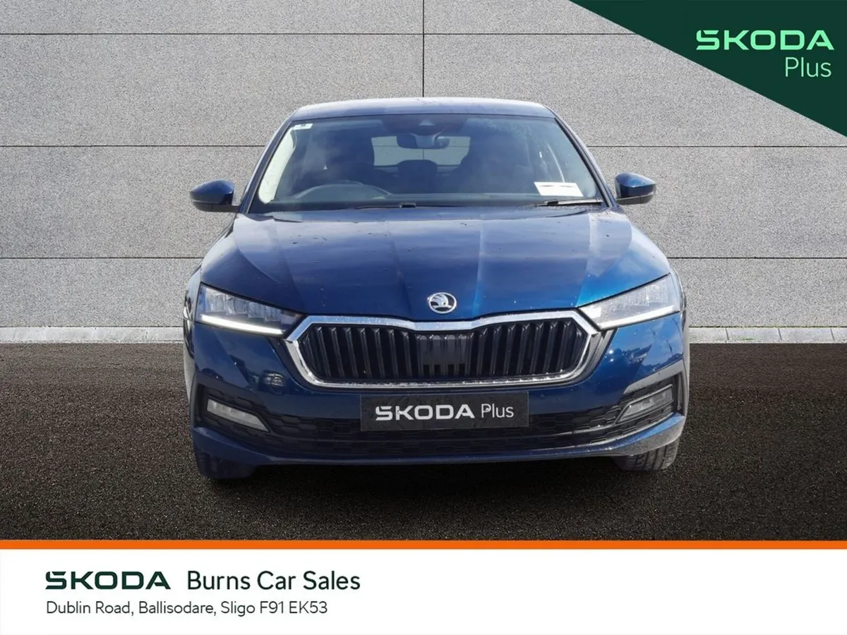 Skoda Octavia Saloon, Petrol, 2024, Blue