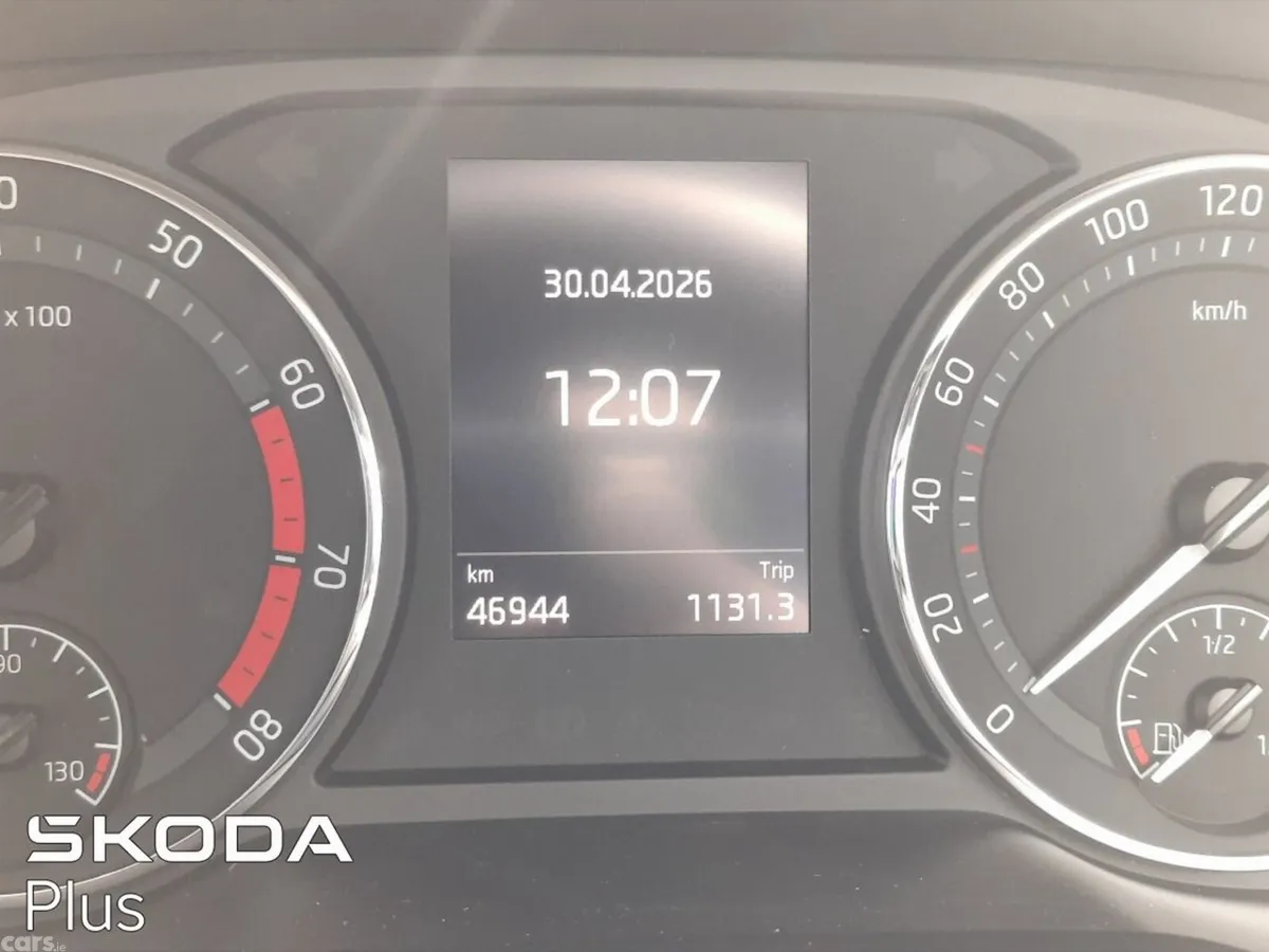 Skoda Octavia Saloon, Petrol, 2024, Blue