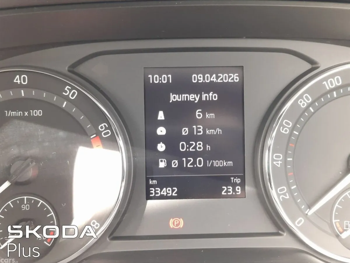 Skoda Octavia Saloon, Petrol, 2024, Grey