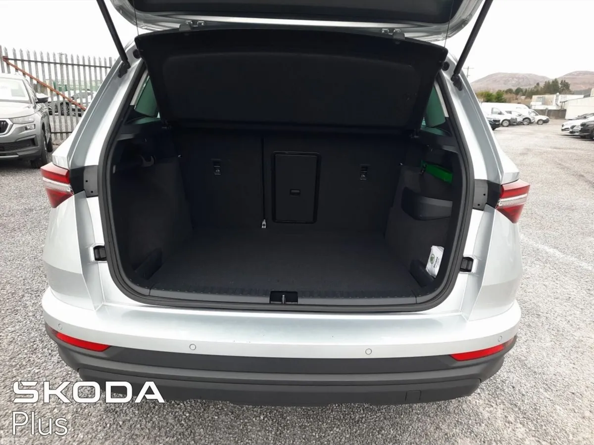 Skoda Karoq SUV, Petrol, 2023, Grey